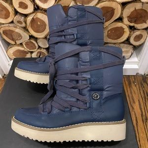 Like New Calvin Klein Navy Blue Winter Boots SZ 5